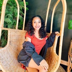 Meet your Posher, Asha